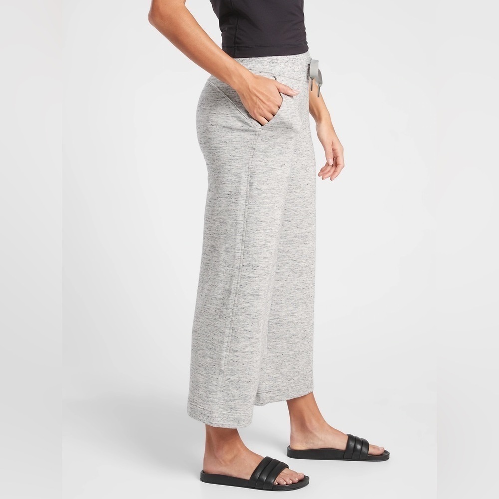 NWT Athleta Women Balance Wide Leg Crop Pants Heathered Gray Athleisure. Size M - Picture 3 of 9